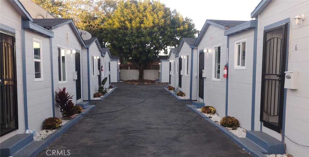Residential Lease for rent at 3713 W Imperial 5, Inglewood, Los Angeles County, CA and 1 bath
