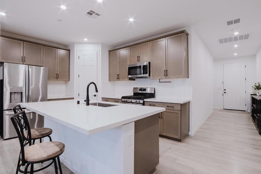 Residential for sale at 554 Pleasant Drive, Lathrop CA featuring 3 beds and 2 baths