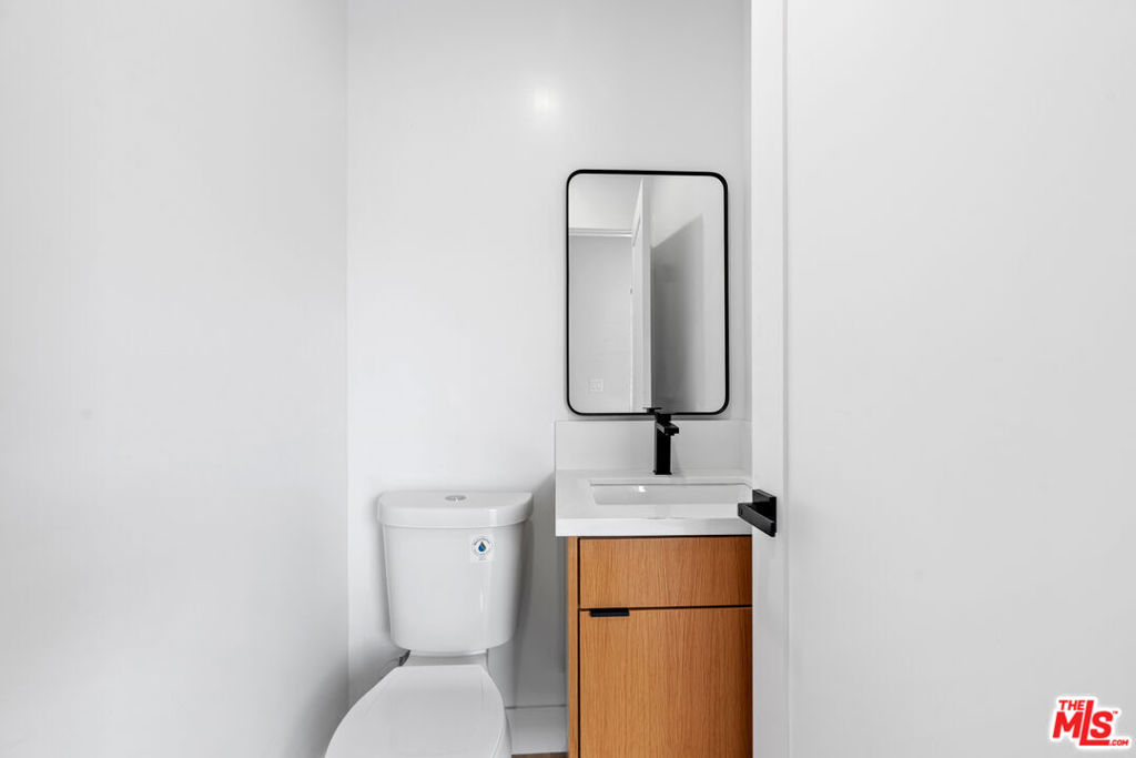 Residential Lease for rent at 4714 W 17th Street, Los Angeles, Los Angeles County CA featuring 3 beds and 3 baths