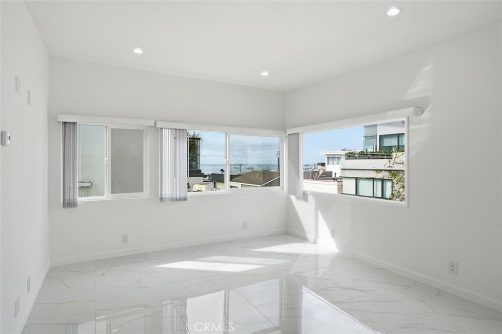 Residential Lease for rent at 220 39th B, Manhattan Beach CA featuring 1 bed and 1 bath