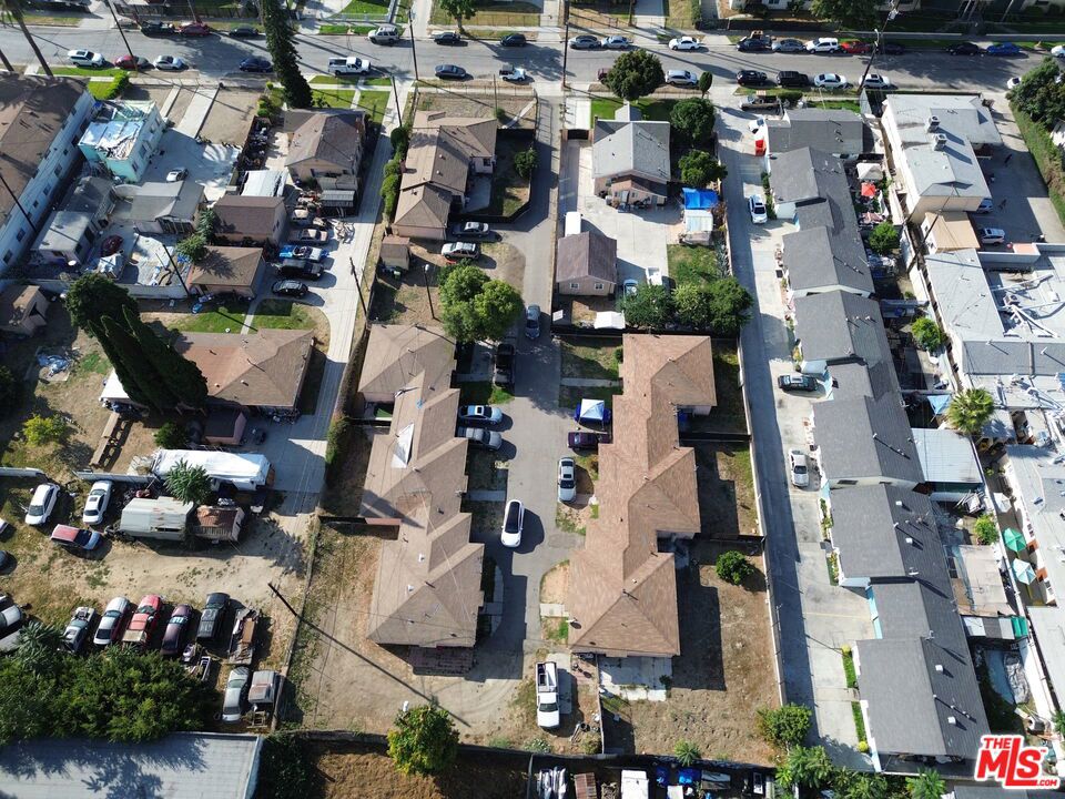 Residential Income for sale at 3161 Euclid Avenue, Lynwood CA featuring 15 beds and 8 baths