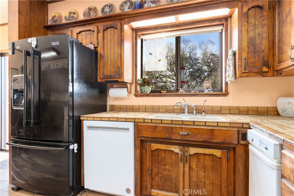 Residential for sale at 340 Fritch Road, Lakeport CA featuring 7 beds and 4 baths