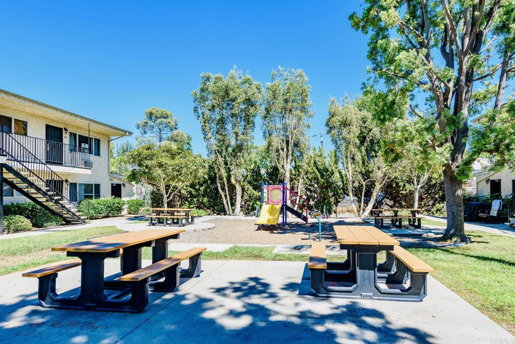 Residential Lease for rent at 391 Emerald Avenue 12, El Cajon CA featuring 2 beds and 1 bath