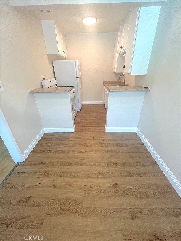 Residential Lease for rent at 2115 Placentia Ave 14, Costa Mesa CA featuring 1 bed and 2 baths