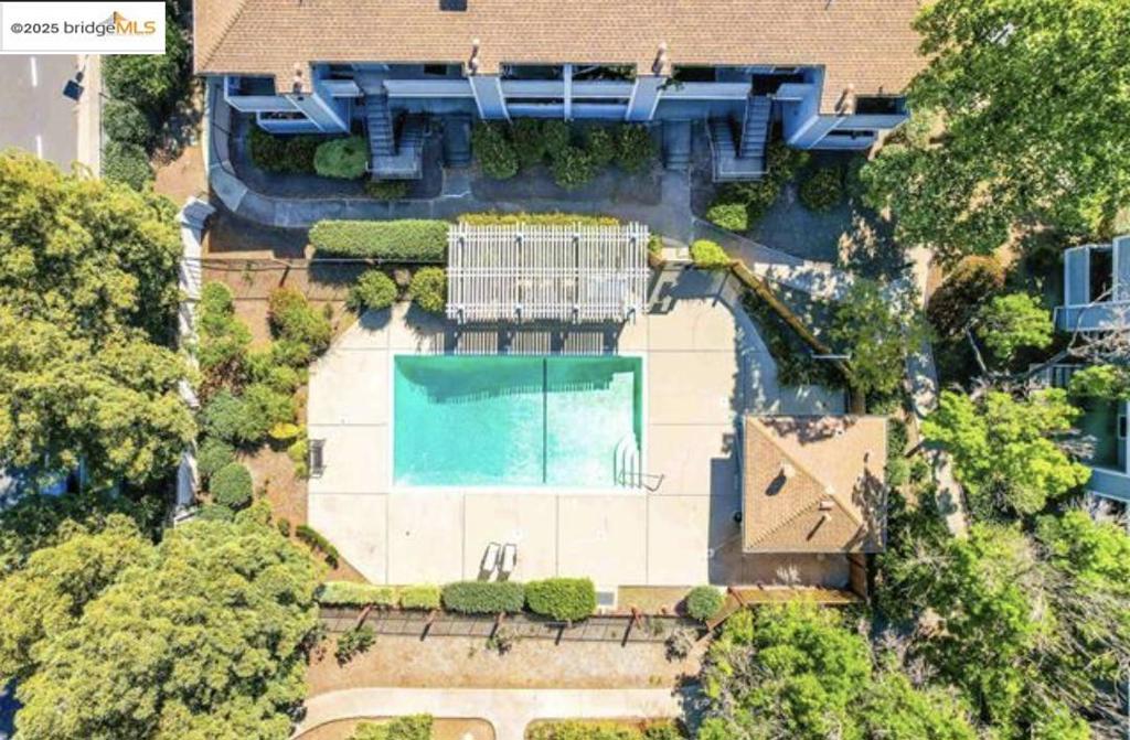 Residential for sale at 29621 Red Oak Ct 6, Hayward CA featuring 1 bed and 1 bath