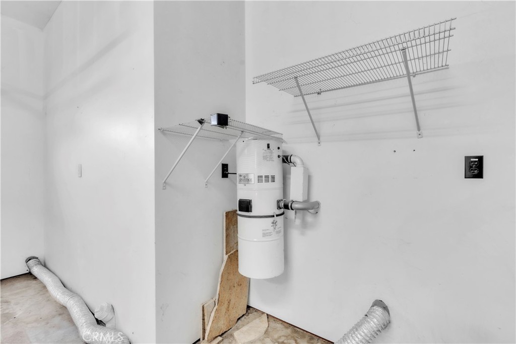 Residential for sale at 1105 Oak Park, Lakeport CA featuring 3 beds and 4 baths