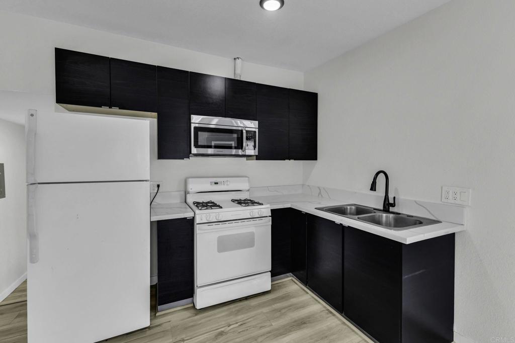 Residential Lease for rent at 2029 E Avenue, National City CA featuring 2 beds and 1 bath