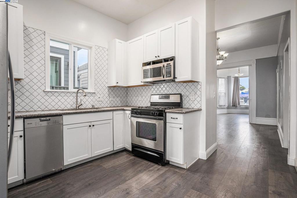 Residential for sale at 185 7th St, Oakland CA featuring 5 beds and 2 baths