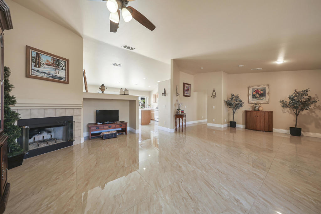 Residential for sale at 45930 Las Colinas, La Quinta CA featuring 3 beds and 2 baths