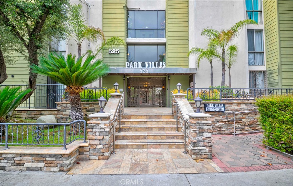 Residential for sale at 525 S Ardmore Avenue 336, Los Angeles CA featuring 1 bed and 1 bath