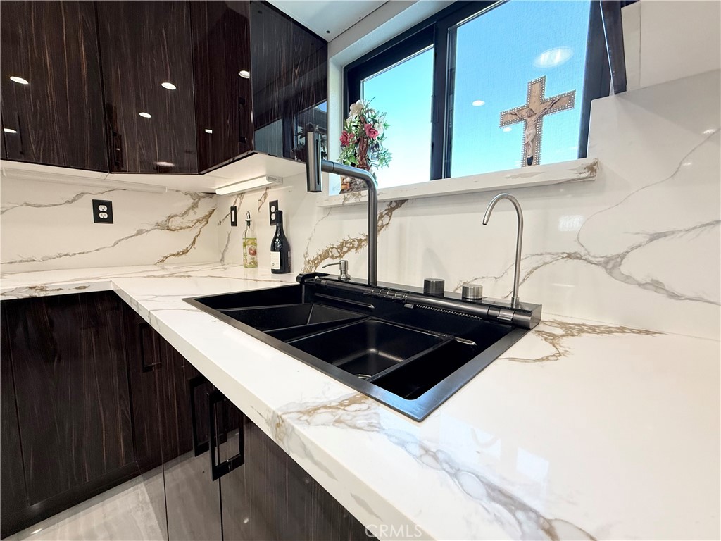 Residential for sale at 23421 Road 6, Chowchilla CA featuring 3 beds and 2 baths