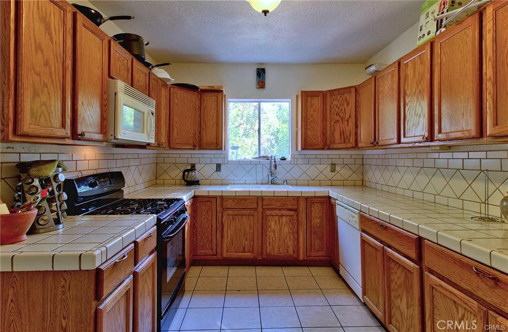 Residential for sale at 951 Walnut, Chico CA featuring 3 beds and 1 bath
