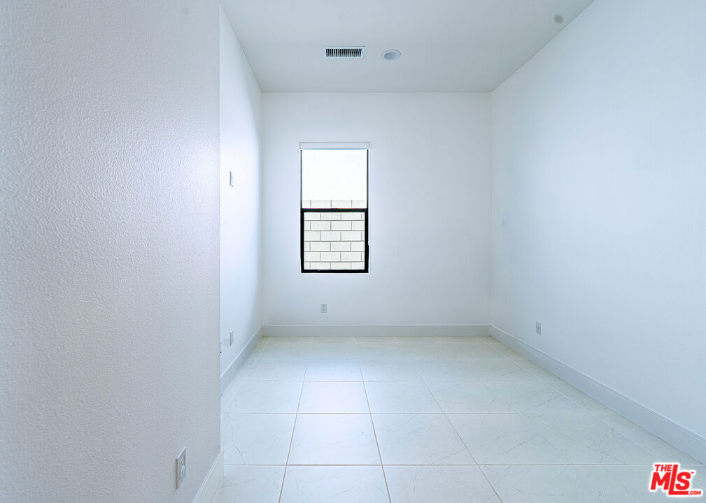 Residential for sale at 75601 Montage, Palm Desert CA featuring 5 beds and 5 baths