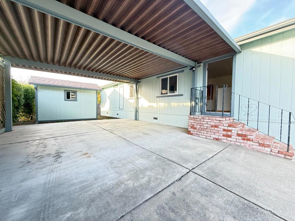 Manufactured In Park for sale at 1556 Crown Road, Petaluma CA featuring 2 beds and 1 bath