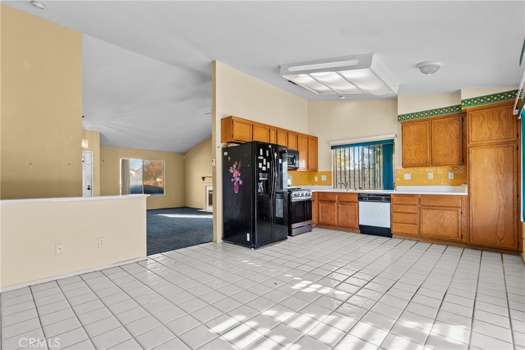 Residential for sale at 3110 Viana Dr, Palmdale CA featuring 3 beds and 2 baths