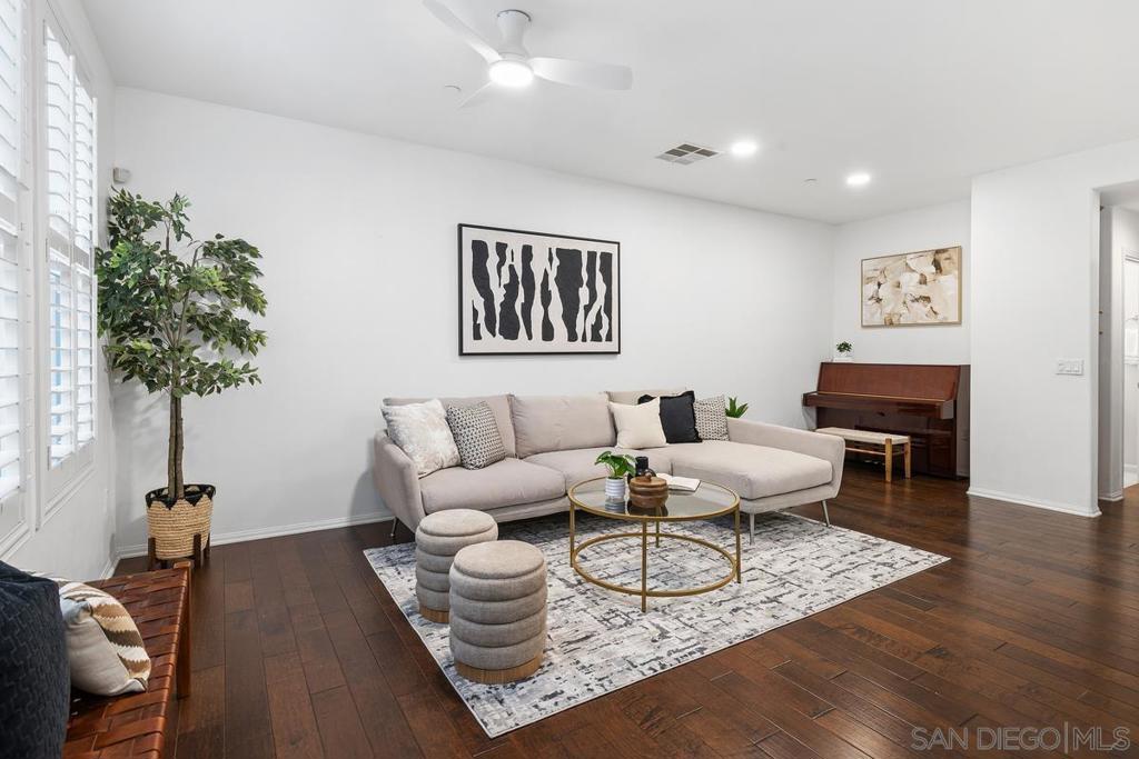 Residential Lease for rent at 10785 New Grv 87, San Diego CA featuring 3 beds and 3 baths