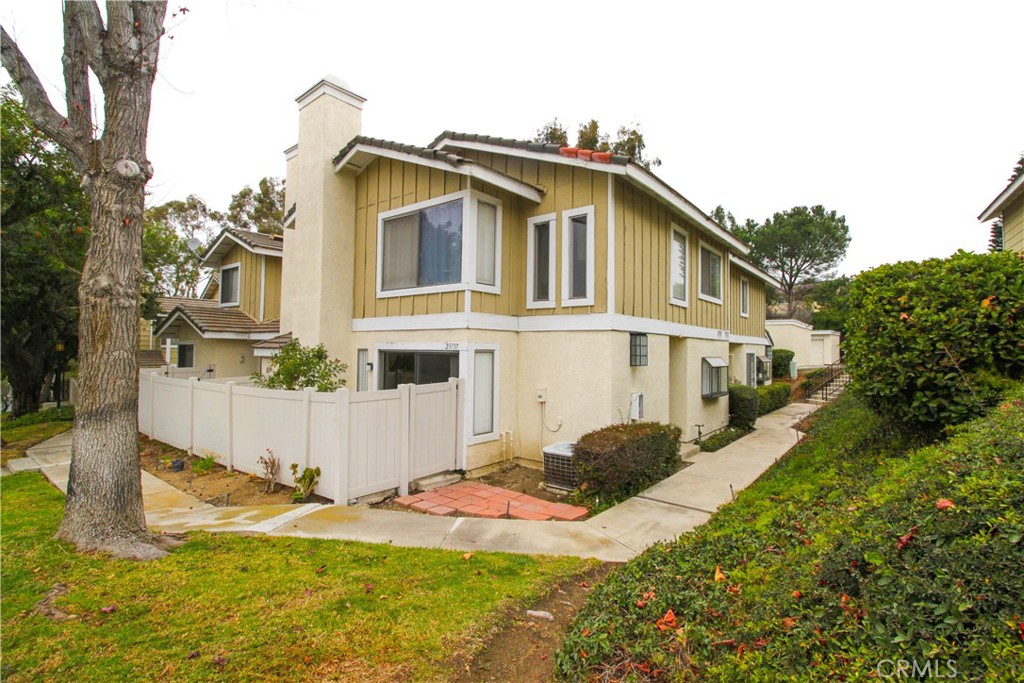 Residential Lease for rent at 23737 Highland Valley, Diamond Bar CA featuring 2 beds and 2 baths