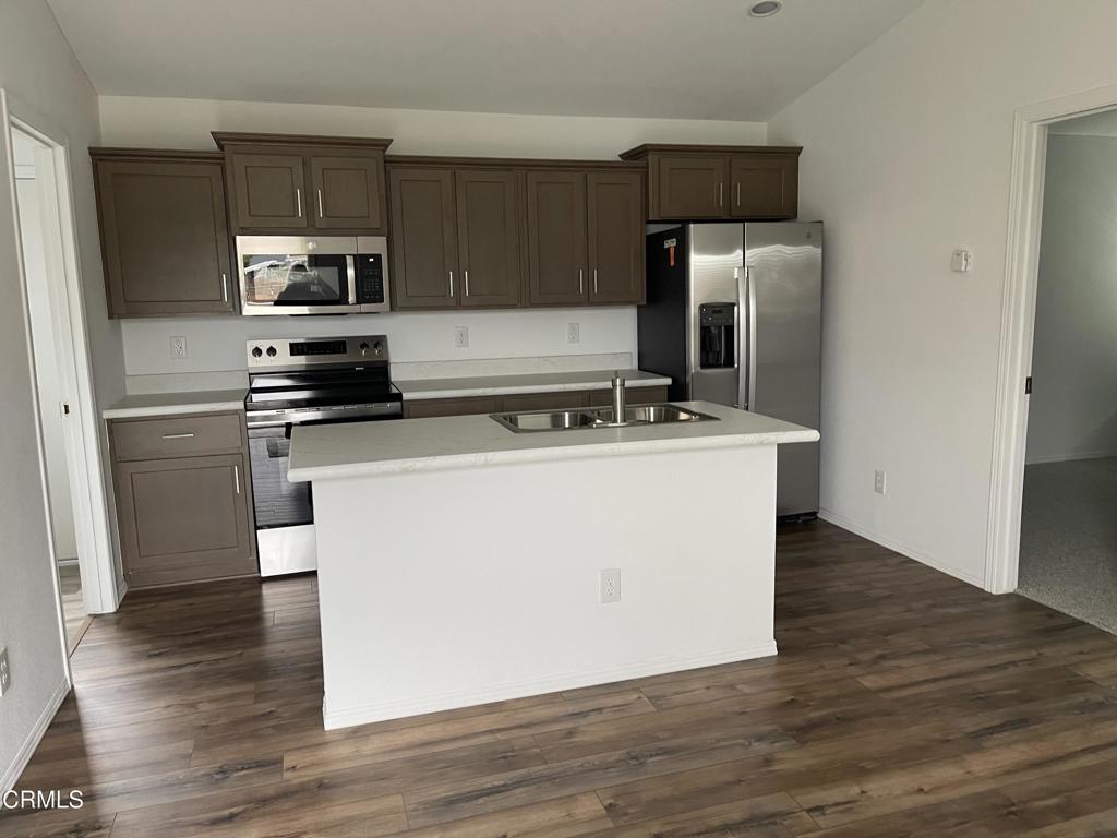 Residential Lease for rent at 1908 B Sorrel Street, Camarillo CA featuring 2 beds and 2 baths
