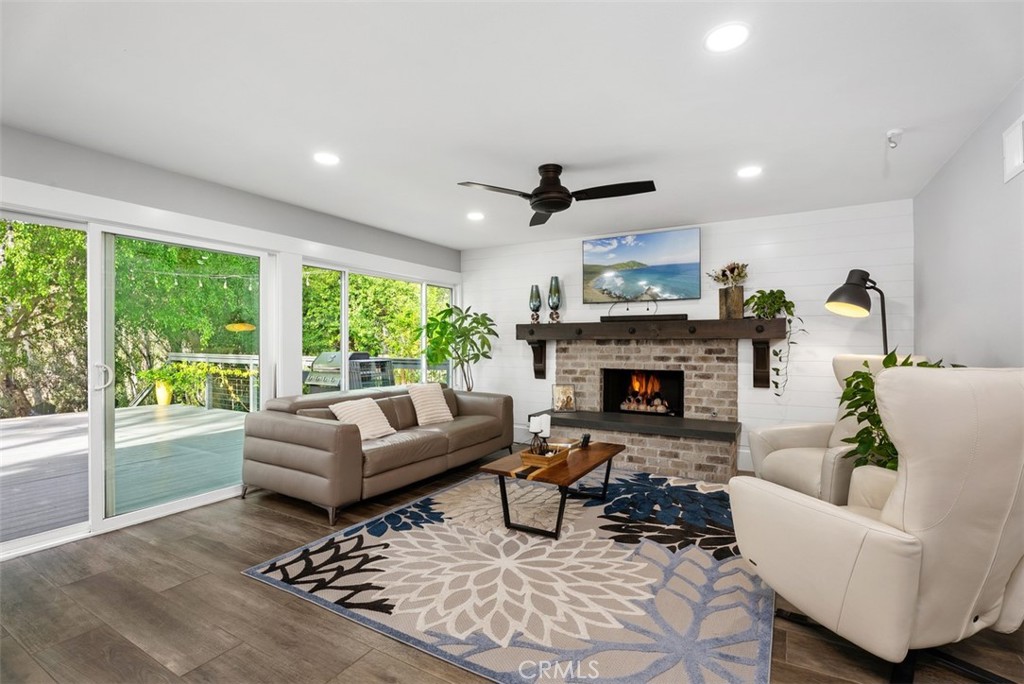 Residential Lease for rent at 22221 Treeridge, Lake Forest CA featuring 4 beds and 3 baths