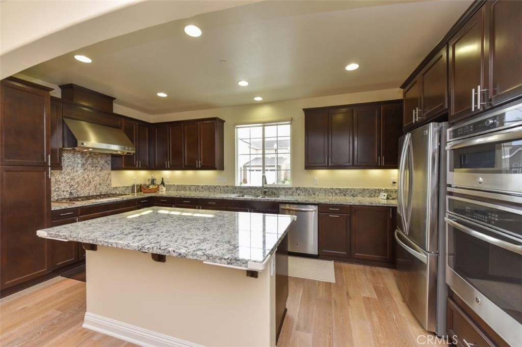 Residential Lease for rent at 122 Bumblebee, Irvine CA featuring 3 beds and 2 baths