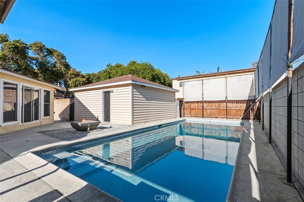 Residential for sale at 4769 E Malta, Long Beach CA featuring 3 beds and 3 baths