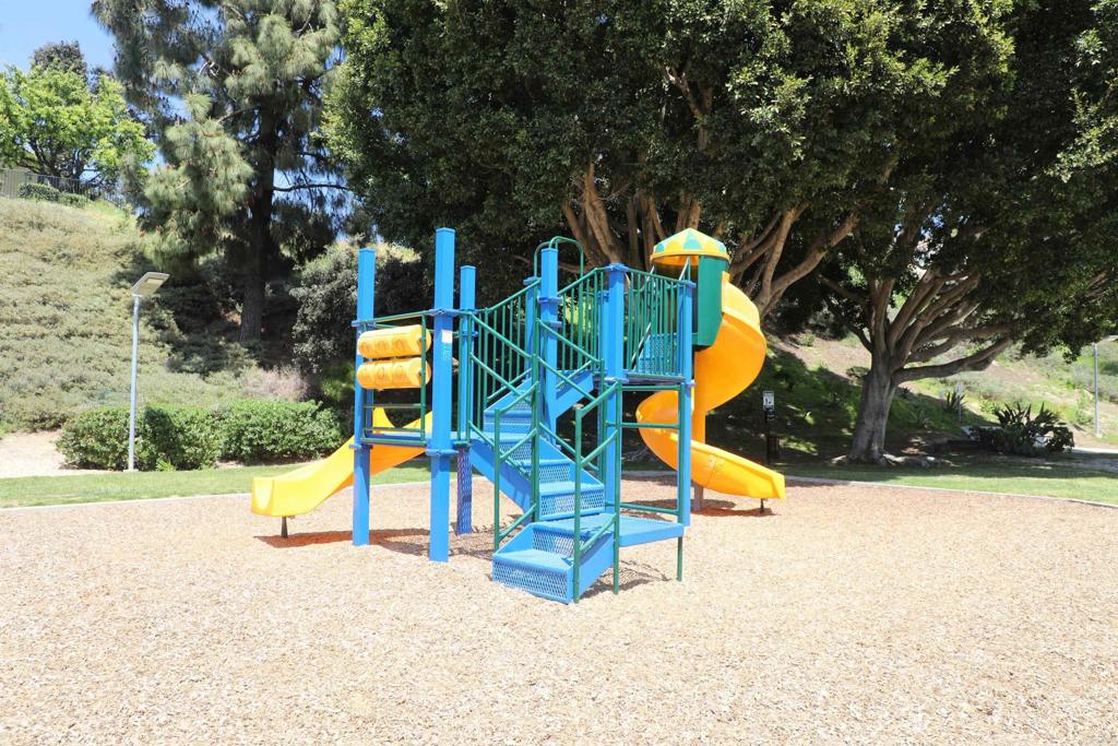 Residential for sale at 417 Sanibelle Cir. 91, Chula Vista CA featuring 3 beds and 3 baths