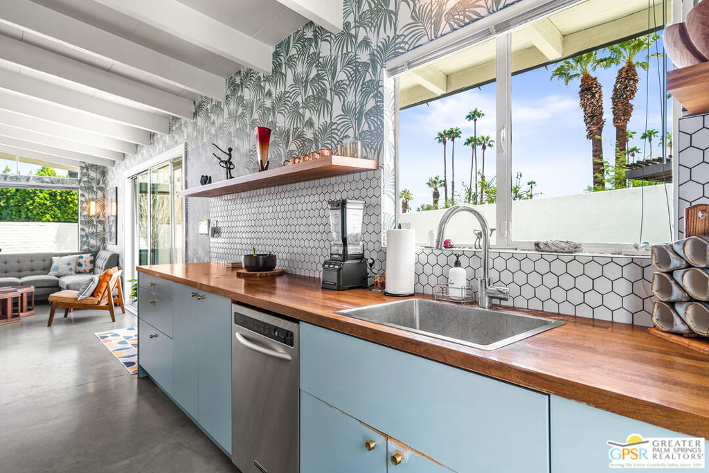 Residential for sale at 1655 Tamarisk Road, Palm Springs CA featuring 2 beds and 1 bath