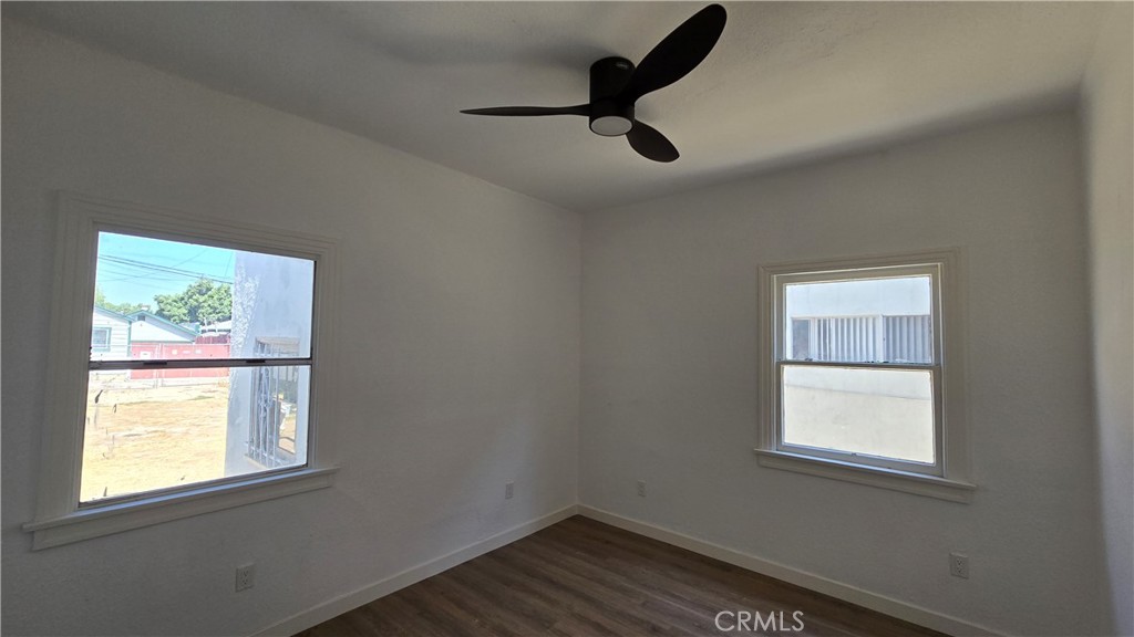 Residential Lease for rent at 973 N Park 6, Long Beach, Los Angeles County CA featuring 2 beds and 1 bath