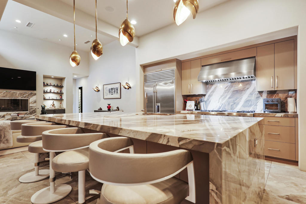 Residential for sale at 79300 Brookville, La Quinta CA featuring 3 beds and 5 baths