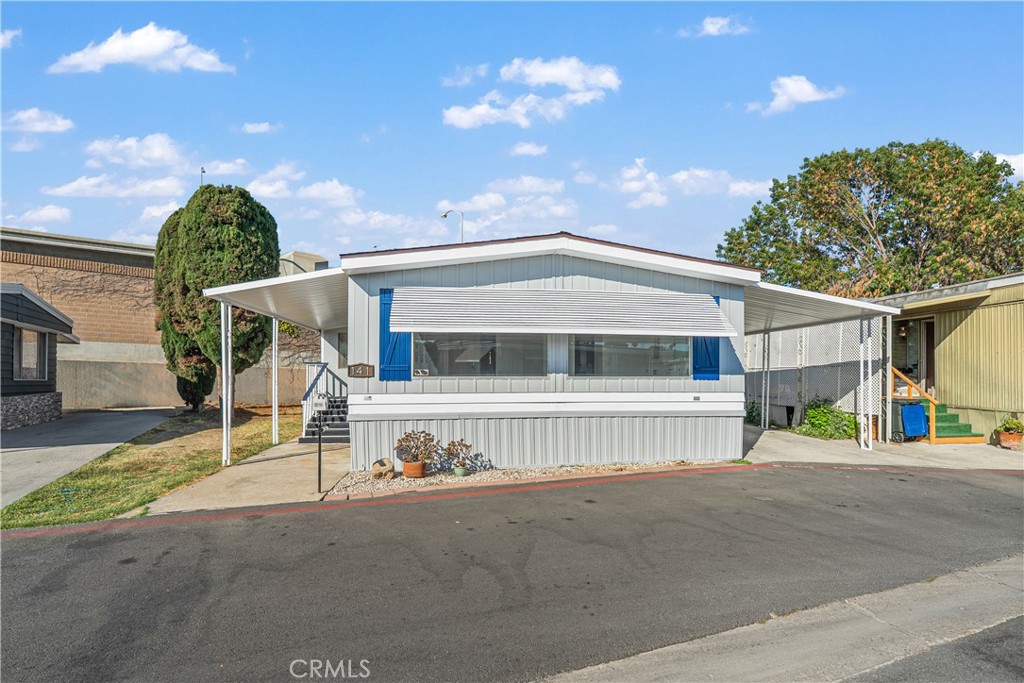 Manufactured In Park for sale at 141 E Coronado, Tustin CA featuring 2 beds and 2 baths