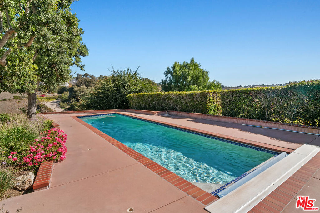 Residential for sale at 6080 Merritt Drive, Malibu CA featuring 5 beds and 6 baths