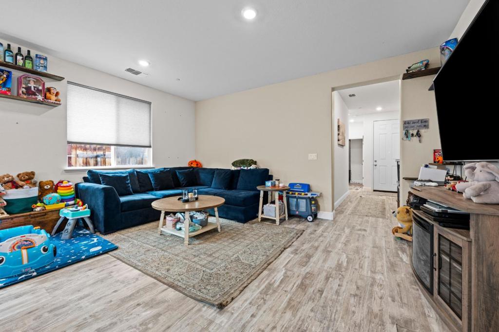 Residential for sale at 2875 Walker Way, Hollister CA featuring 3 beds and 2 baths