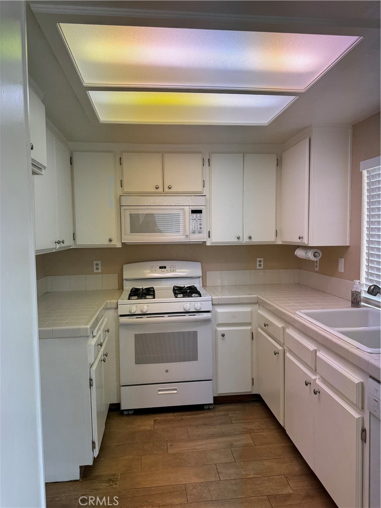 Residential for sale at 43970 Moonlighting, Hemet CA featuring 2 beds and 2 baths