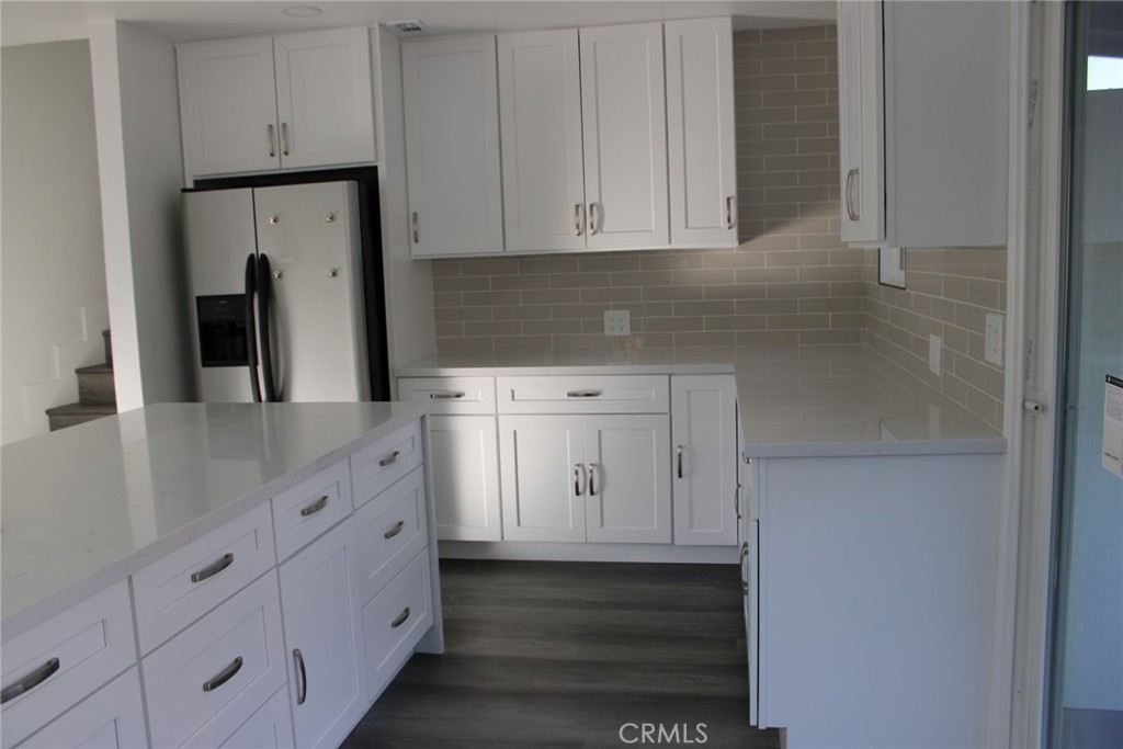 Residential for sale at 53130 Avenida Mendoza, La Quinta CA featuring 3 beds and 3 baths