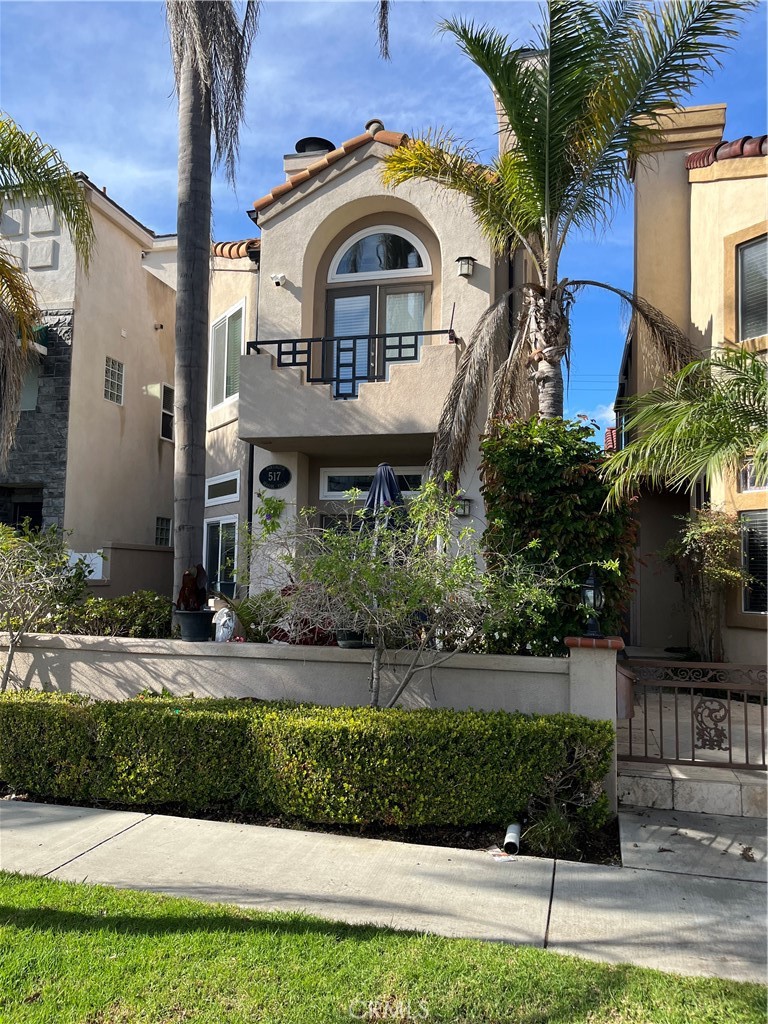 Residential Lease for rent at 517 11th, Huntington Beach CA featuring 3 beds and 3 baths