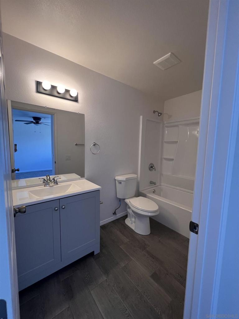 Residential Lease for rent at 1932 West Dr E, Vista CA featuring 2 beds and 2 baths