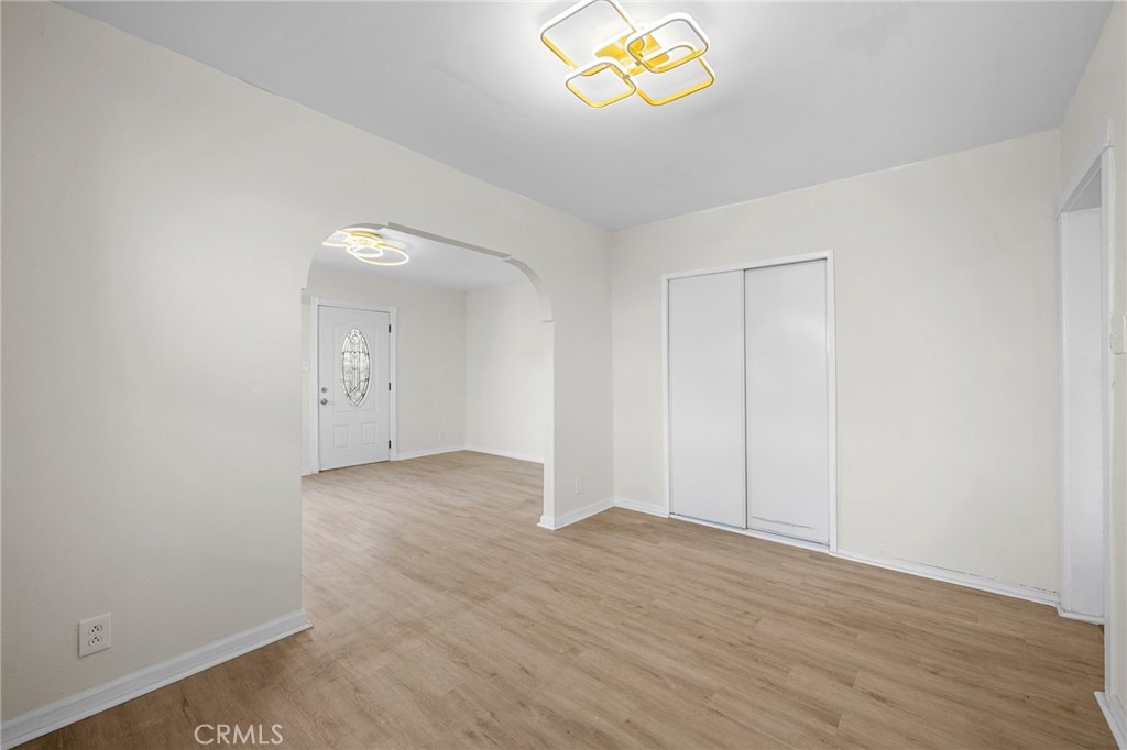 Residential Lease for rent at 325 Lafayette, Glendale CA featuring 2 beds and 1 bath