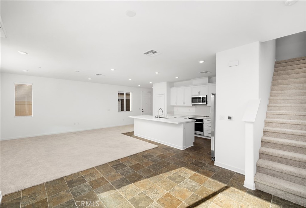 Residential Lease for rent at 3268 Sprout Paseo, Ontario CA featuring 3 beds and 3 baths