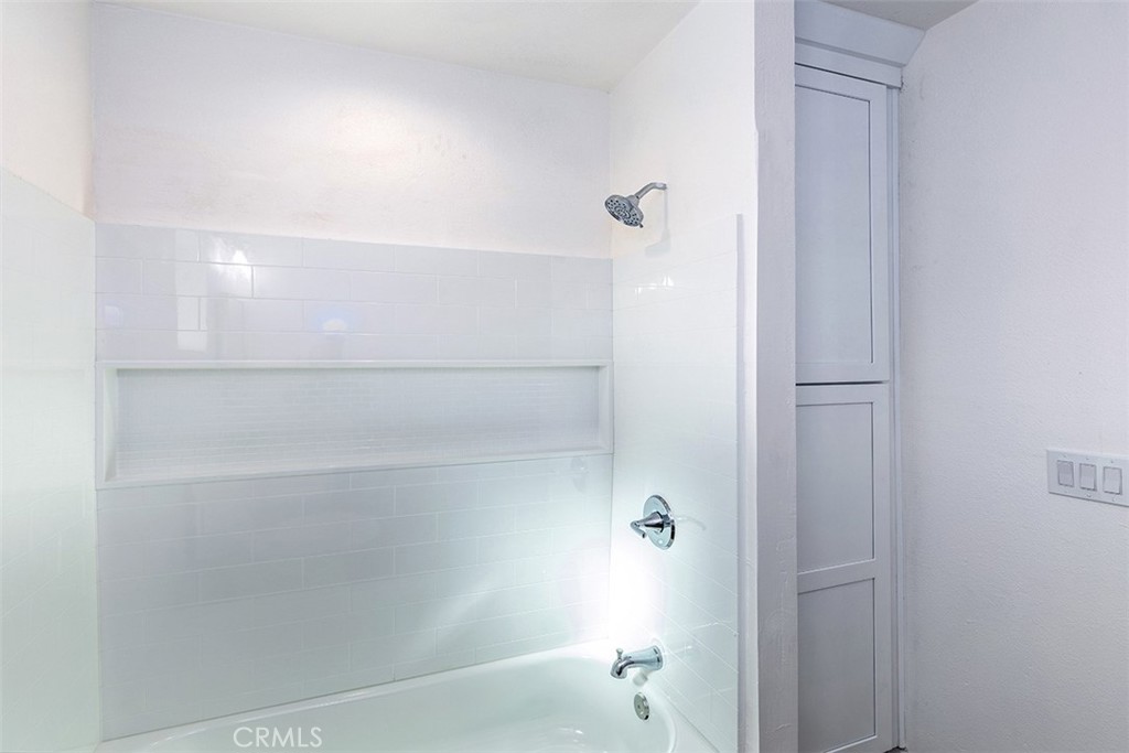 Residential Lease for rent at 2013 Walnut, La Verne CA featuring 2 beds and 1 bath