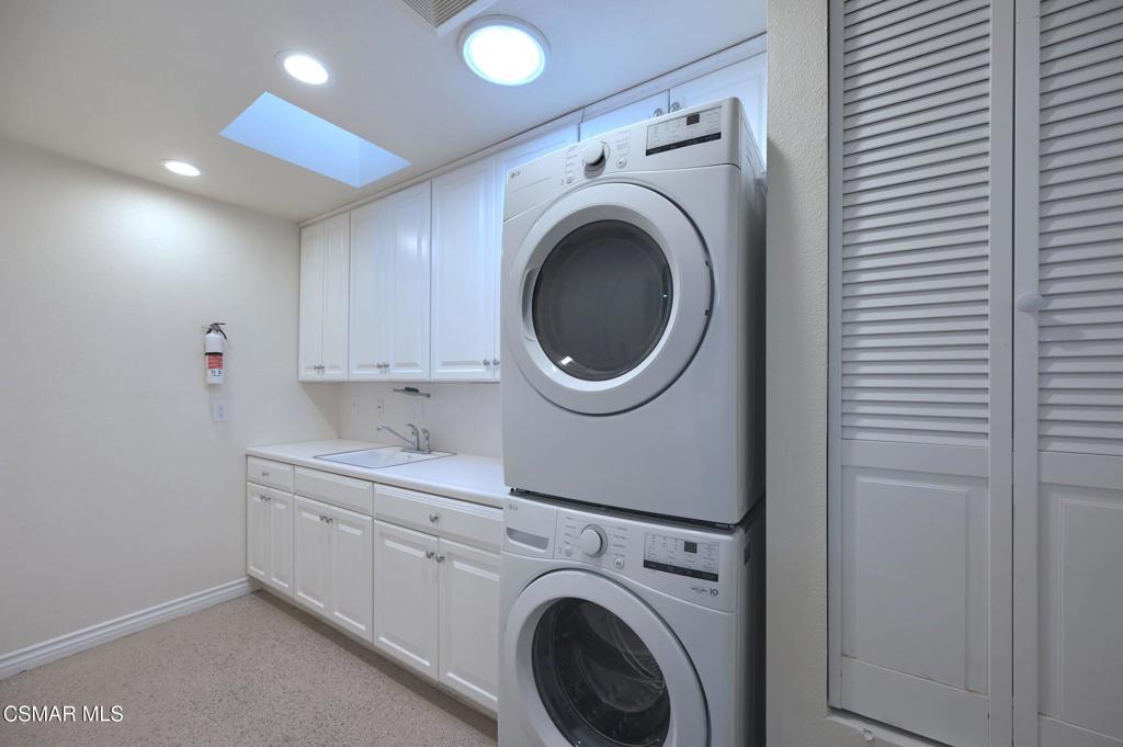 Residential Lease for rent at 1504 Covington Avenue, Westlake Village CA featuring 4 beds and 2 baths