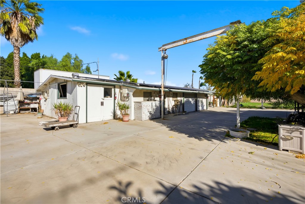 Residential for sale at 10573 Larch, Bloomington CA featuring 5 beds and 2 baths