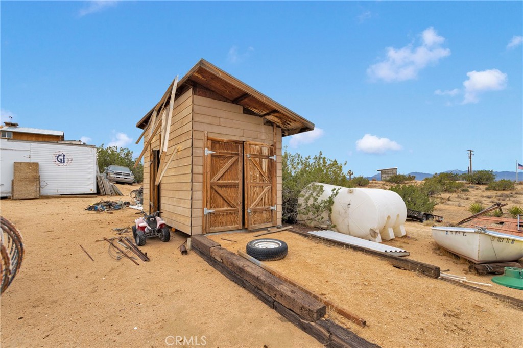 Residential for sale at 7848 Di Francesco, Apple Valley CA featuring 2 beds and 1 bath