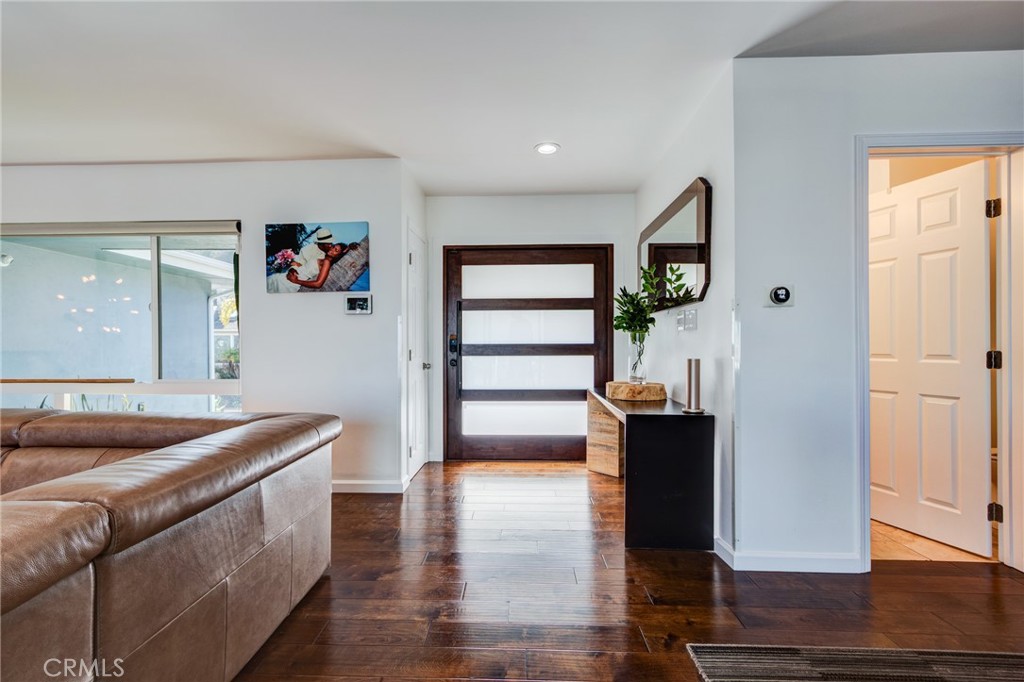 Residential for sale at 5617 Glenford, Los Angeles CA featuring 3 beds and 2 baths