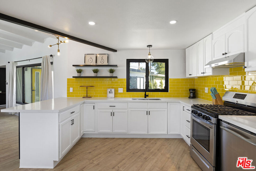 Residential Lease for rent at , Palm Desert CA featuring 4 beds and 3 baths