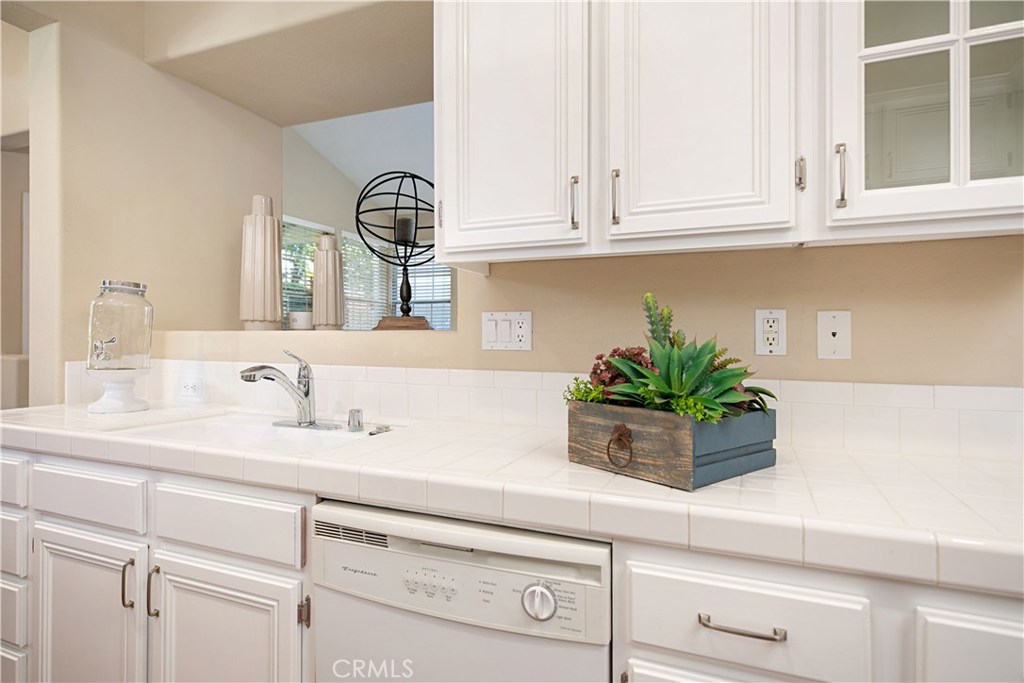 Residential Lease for rent at 41 Paseo Vespertino, Rancho Santa Margarita CA featuring 3 beds and 3 baths