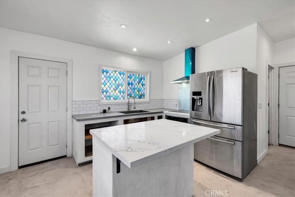 Residential for sale at 86515 Amboy Road, 29 Palms CA featuring 1 bed and 1 bath