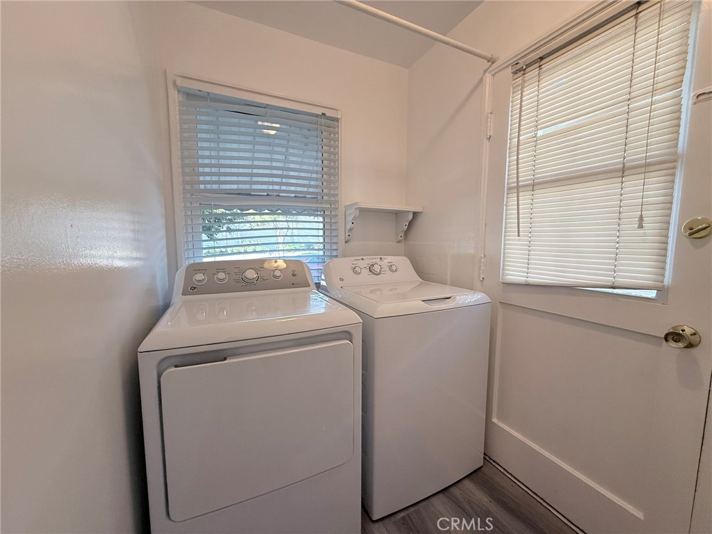 Residential Lease for rent at 504 N Hollywood, Burbank CA featuring 2 beds and 1 bath