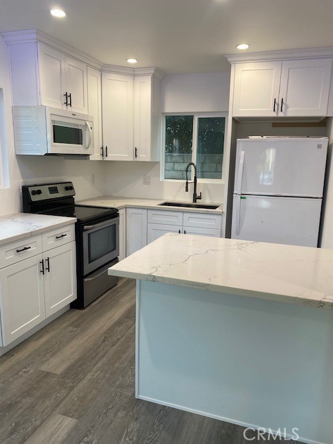 Residential Lease for rent at 1012 4th Street, San Fernando CA featuring 1 bed and 1 bath