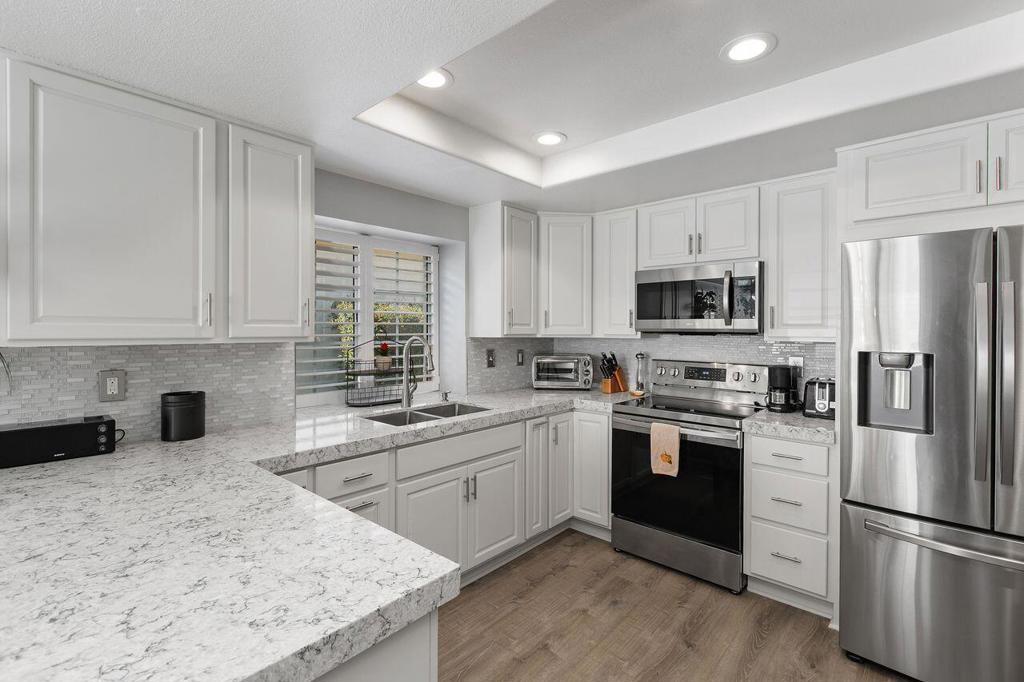 Residential Lease for rent at 77630 N Calle Las Brisas, Palm Desert CA featuring 3 beds and 3 baths