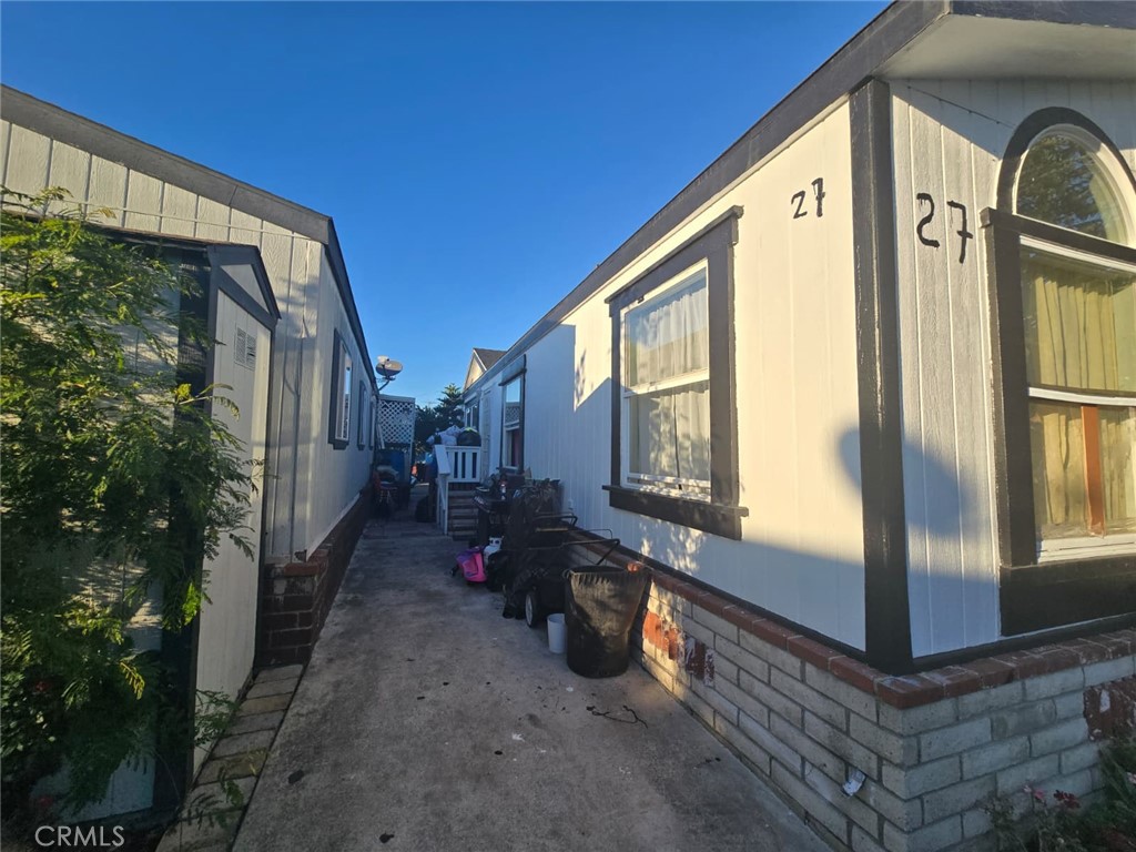 Manufactured In Park for sale at 2191 Harbor Boulevard 27, Costa Mesa CA featuring 4 beds and 2 baths